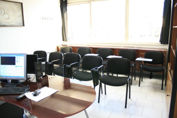 Napoli affitto aula sala eventi corsi formazione riunioni € 69 giorno - immagine 12